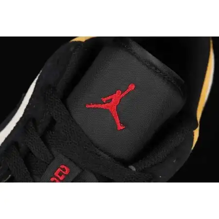 Air Jordan 1 Low 'University Gold' 