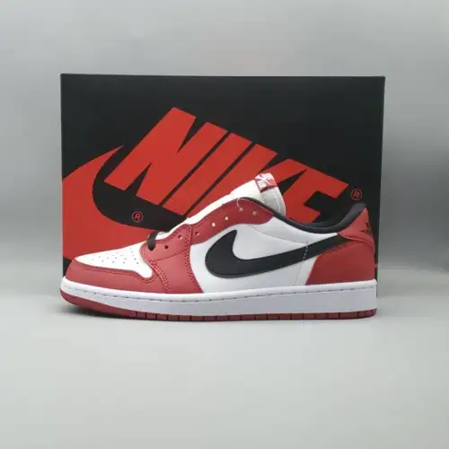 Air Jordan 1 Retro Low OG Air Jordan 1 'Chicago'