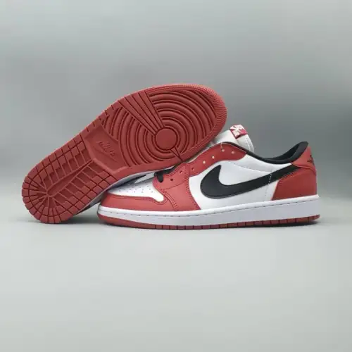 Air Jordan 1 Retro Low OG Air Jordan 1 'Chicago'