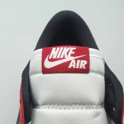 Air Jordan 1 Retro Low OG Air Jordan 1 'Chicago'