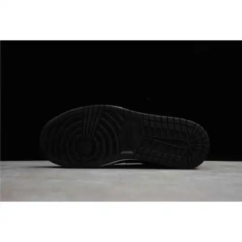 Air Jordan 1 Air Jordan 1 Low SE 'Black Turf Orange'