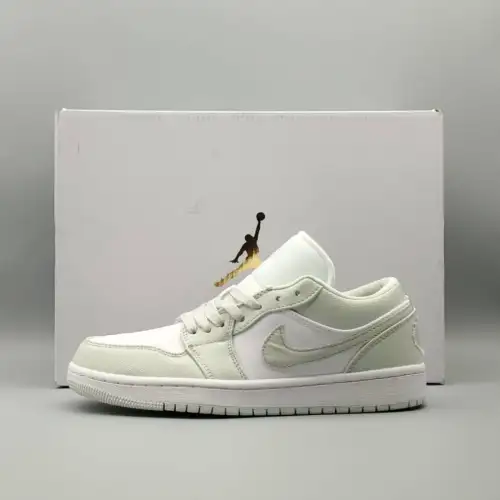 Wmns Air Jordan Air Jordan 1 1 Low 'Spruce Aura'