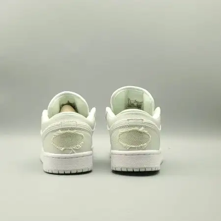 Wmns Air Jordan Air Jordan 1 1 Low 'Spruce Aura'