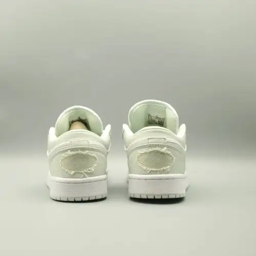 Wmns Air Jordan Air Jordan 1 1 Low 'Spruce Aura'