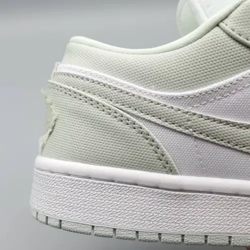 Wmns Air Jordan Air Jordan 1 1 Low 'Spruce Aura'