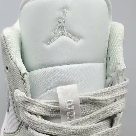 Wmns Air Jordan Air Jordan 1 1 Low 'Spruce Aura'