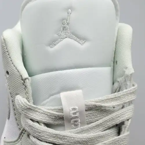 Wmns Air Jordan Air Jordan 1 1 Low 'Spruce Aura'