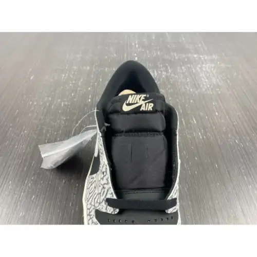 Air Jordan 1 Air Jordan 1 Retro Low OG 'Black Cement'