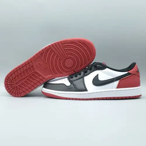 Air Jordan 1 Air Jordan 1 Retro Low OG 'Black Toe' 2023