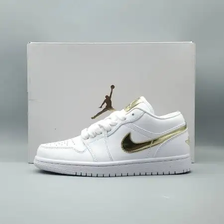 Wmns Air Jordan 1 Retro Low 'White Metallic Air Jordan 1 Gold'