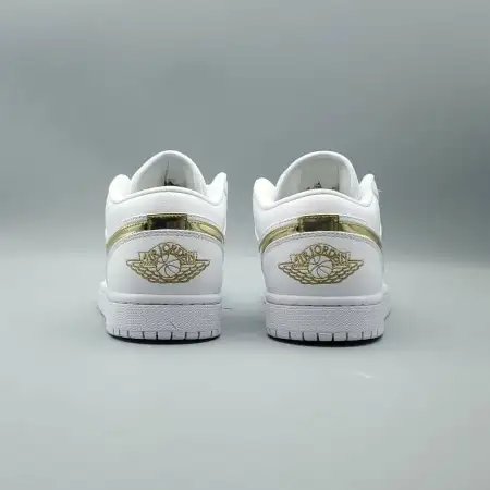 Wmns Air Jordan 1 Retro Low 'White Metallic Air Jordan 1 Gold'