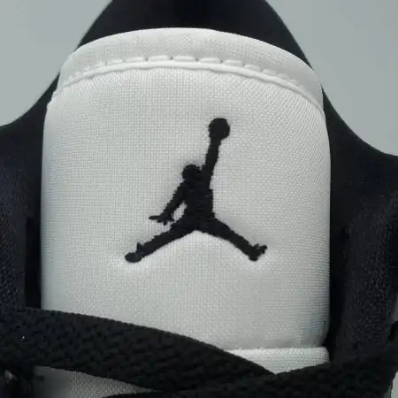 Wmns Air Jordan 1 Air Jordan 1 Low 'Panda'