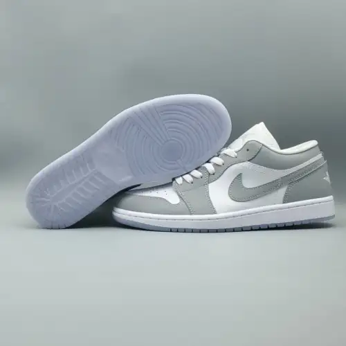 Wmns Air Jordan 1 Low 'White Air Jordan 1 Wolf Grey'