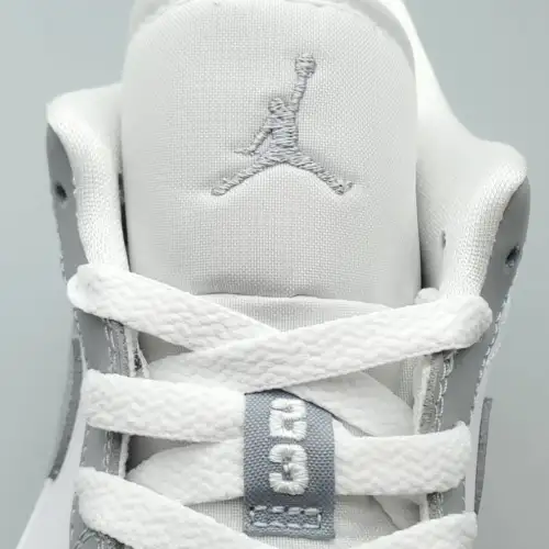 Wmns Air Jordan 1 Low 'White Air Jordan 1 Wolf Grey'