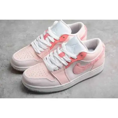 Wmns Air Jordan 1 Low SE 'Mighty Swooshers' 37E1530
