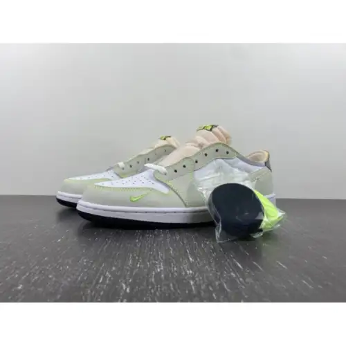 Air Jordan 1 Low OG Air Jordan 1 'Ghost Green'