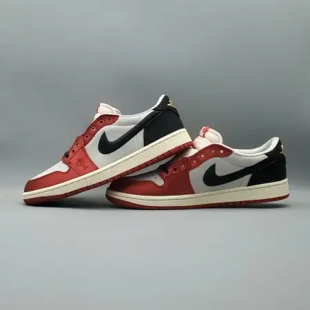 Trophy Room x Air Jordan 1 Retro  Air Jordan 1 Low OG SP 'Rookie Card - Away'