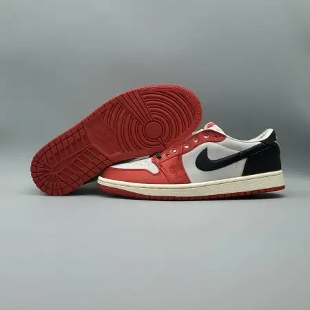 Trophy Room x Air Jordan 1 Retro  Air Jordan 1 Low OG SP 'Rookie Card - Away'