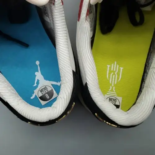 Trophy Room x Air Jordan 1 Retro  Air Jordan 1 Low OG SP 'Rookie Card - Away'