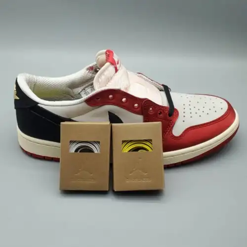 Trophy Room x Air Jordan 1 Retro  Air Jordan 1 Low OG SP 'Rookie Card - Away'