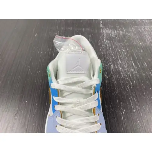 Wmns Air Jordan Air Jordan 1 1 Low SE 'Emerald Rise'