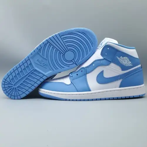 Air Jordan 1 Air Jordan 1 Mid 'UNC'