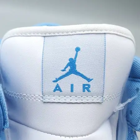 Air Jordan 1 Air Jordan 1 Mid 'UNC'