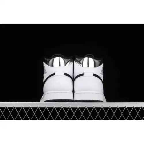 Air Jordan 1 Air Jordan 1 Mid 'Alternate Think 16'