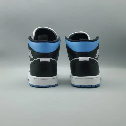Wmns Air Jordan Air Jordan 1 1 Mid 'University Blue'