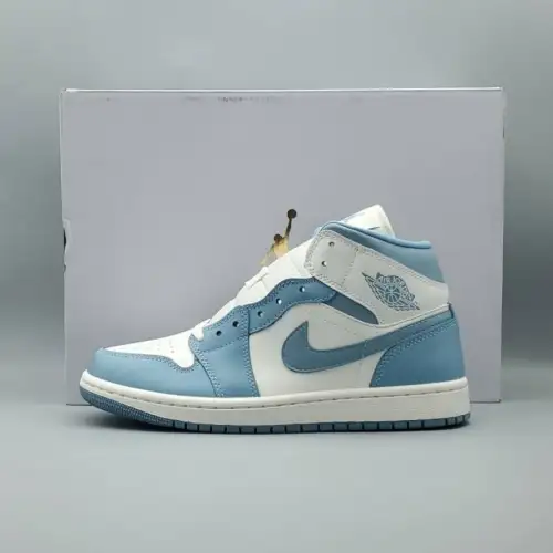 Wmns Air Jordan Air Jordan 1 1 Mid 'University Blue'