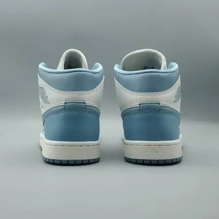 Wmns Air Jordan Air Jordan 1 1 Mid 'University Blue'