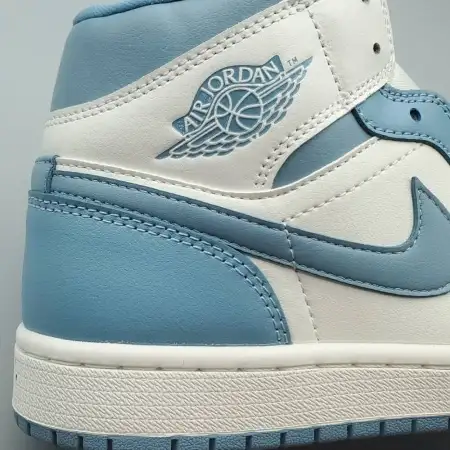 Wmns Air Jordan Air Jordan 1 1 Mid 'University Blue'