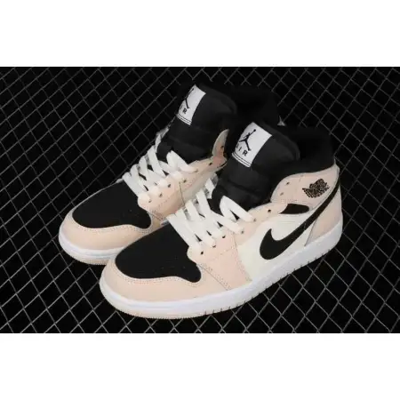 Wmns Air Jordan 1 Mid 'Barely Orange' B9A1532