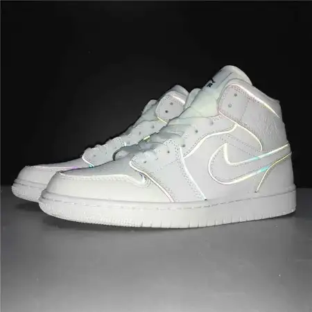 Wmns Air Jordan 1 Mid SE 'Iridescent Trim' 132B5278
