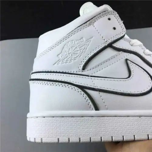 Wmns Air Jordan 1 Air Jordan 1 Mid SE 'Iridescent Trim'
