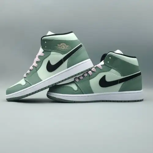 Wmns Air Jordan Air Jordan 1 1 Mid SE 'Dutch Green'