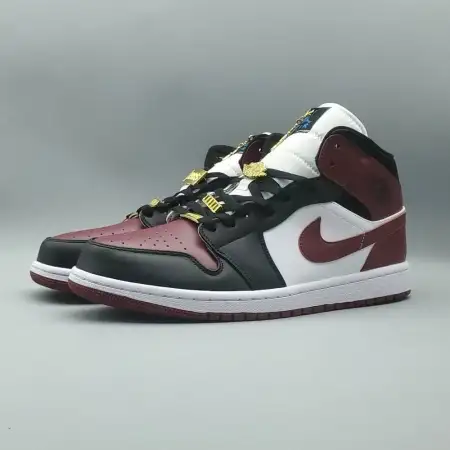 Wmns Air Jordan 1 Mid SE 'Gold Pendants' 5511183