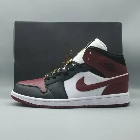 Wmns Air Air Jordan 1 Jordan 1 Mid SE 'Gold Pendants'