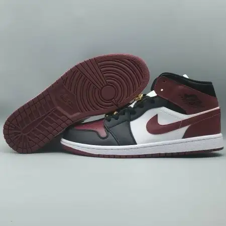 Wmns Air Air Jordan 1 Jordan 1 Mid SE 'Gold Pendants'