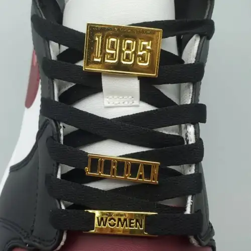 Wmns Air Air Jordan 1 Jordan 1 Mid SE 'Gold Pendants'