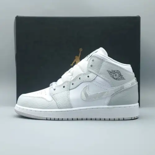 Air Jordan 1 Mid 'Swoosh Logo - Air Jordan 1 Grey Camo'