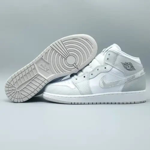 Air Jordan 1 Mid 'Swoosh Logo - Air Jordan 1 Grey Camo'