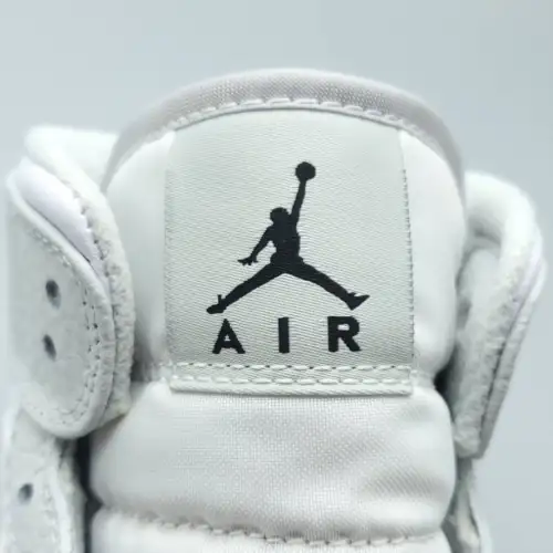 Air Jordan 1 Mid 'Swoosh Logo - Air Jordan 1 Grey Camo'
