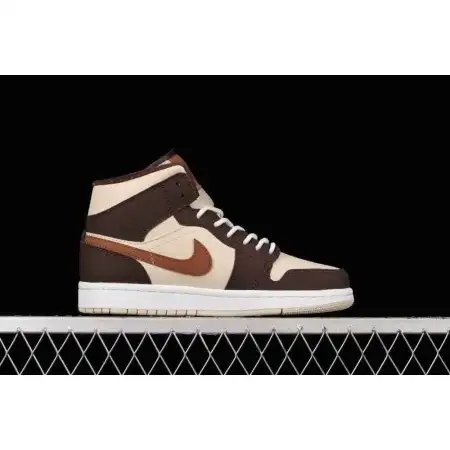 Wmns Air Jordan Air Jordan 1 1 Mid SE 'Cream Dark Chocolate'