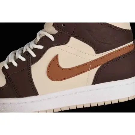 Wmns Air Jordan Air Jordan 1 1 Mid SE 'Cream Dark Chocolate'