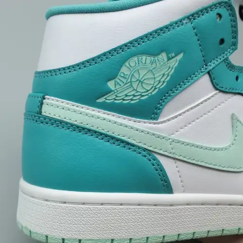 Wmns Air Jordan Air Jordan 1 1 Mid 'Marine Green'