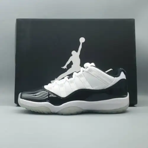 Air Jordan 11 Air Jordan 11 Retro Low 'Concord'