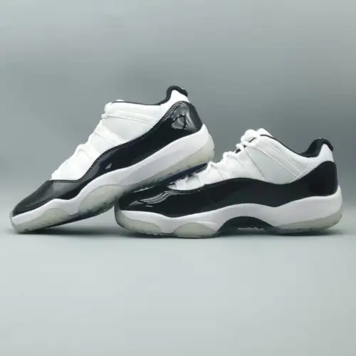 Air Jordan 11 Air Jordan 11 Retro Low 'Concord'