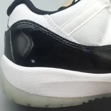 Air Jordan 11 Air Jordan 11 Retro Low 'Concord'