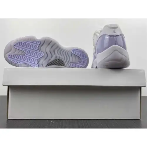 Wmns Air Jordan 11 Retro Low 'Pure Violet'